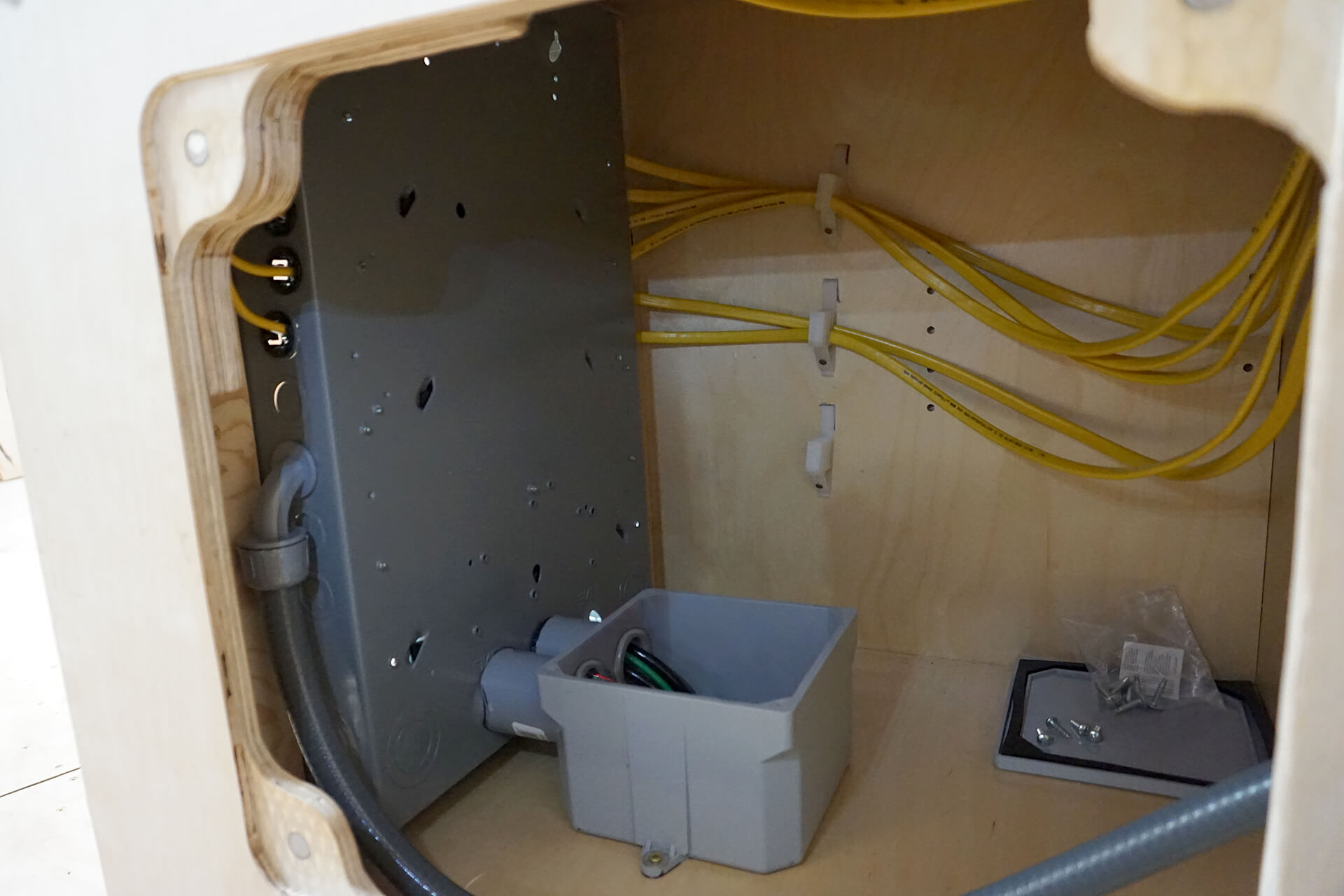Electrical branch photo number 21.