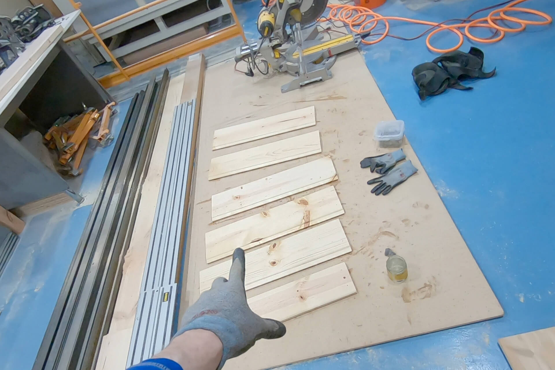 Kitchenette photo number 59.